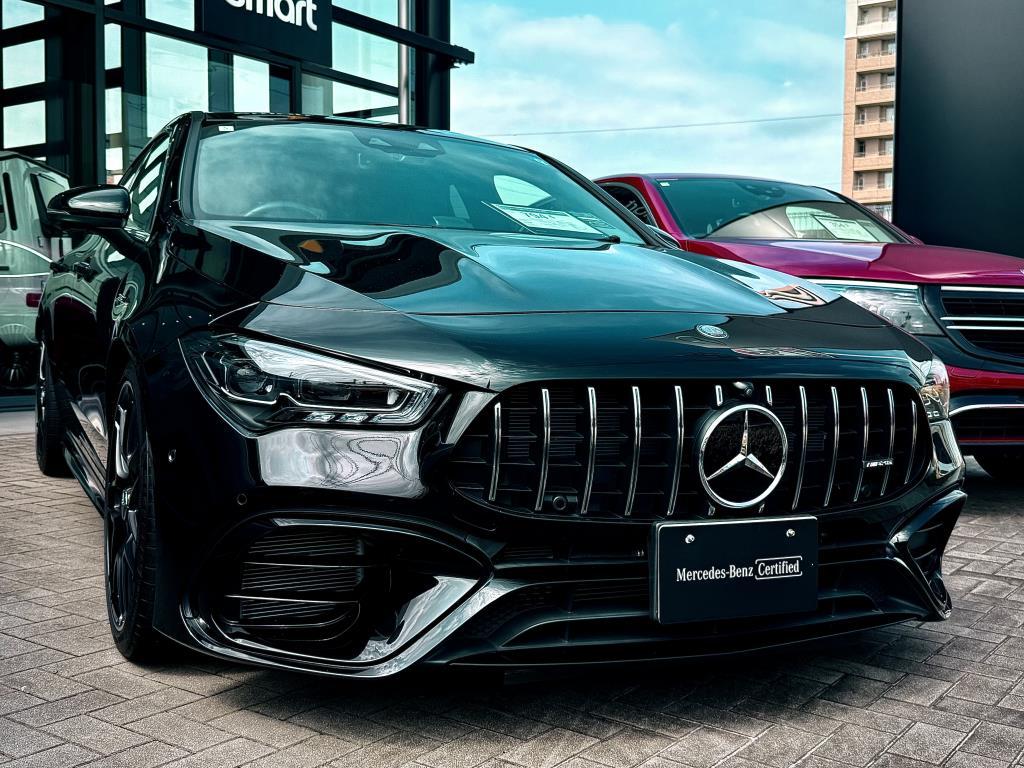 この黒、ただ者じゃない。2024年式 AMG CLA 45が入庫 | メルセデス